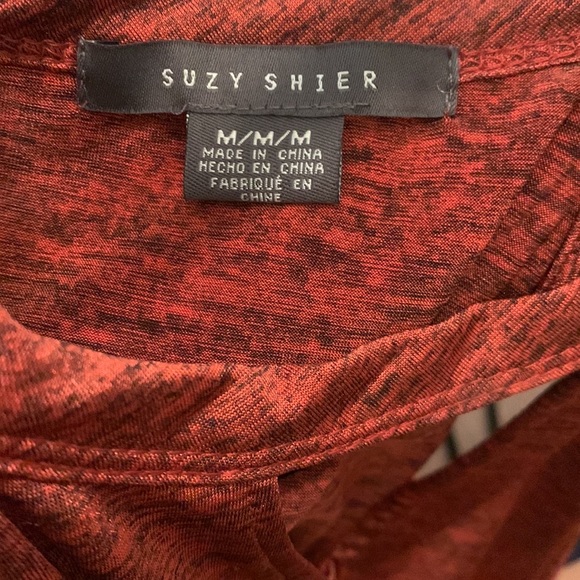 SOLD red top - Picture 6 of 6